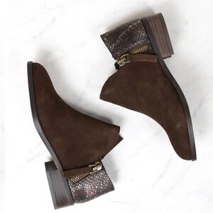 VERY VOLATILE - WOMEN'S GREYSON ANKLE BOOTIE‎ - BROWN SIZE 8.5